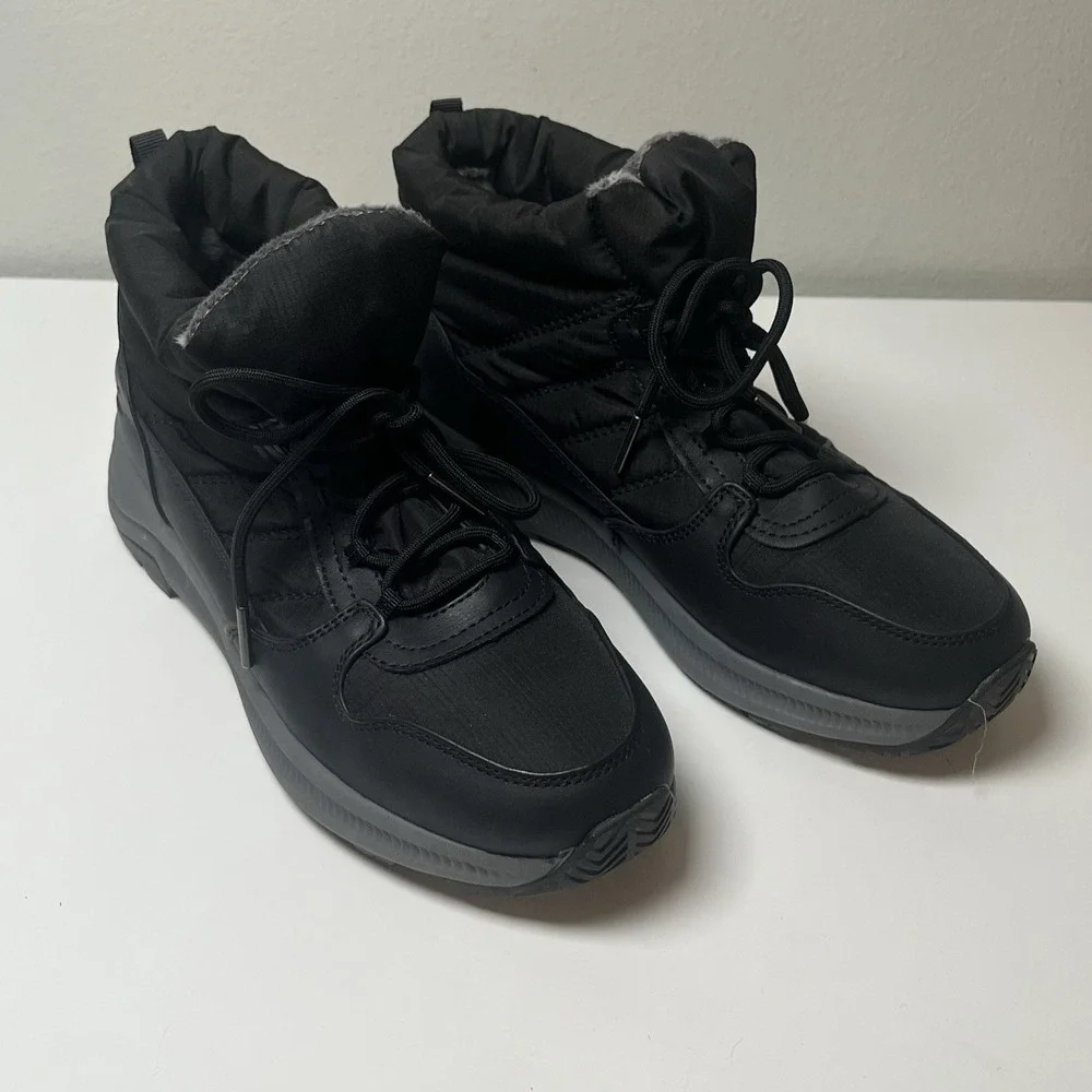 Eddie Bauer Women's Black Balasana Quilted Upper Lightweight Winter Boot Size 9
